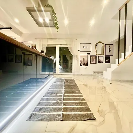 Andrea Villa Zagvozd