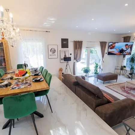 Andrea Villa Zagvozd