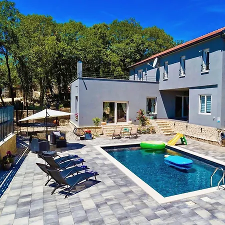 Andrea Villa Zagvozd